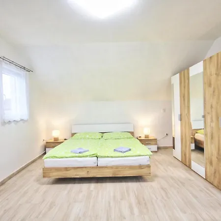 Pod Stastnou Vezi Lejlighed *